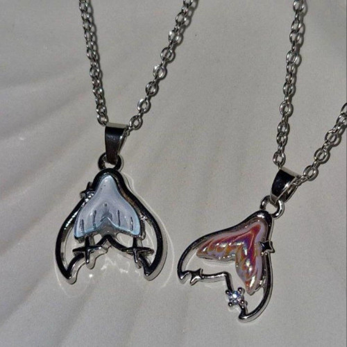 گردنبند دم وال فانتزی 🐋🎀
