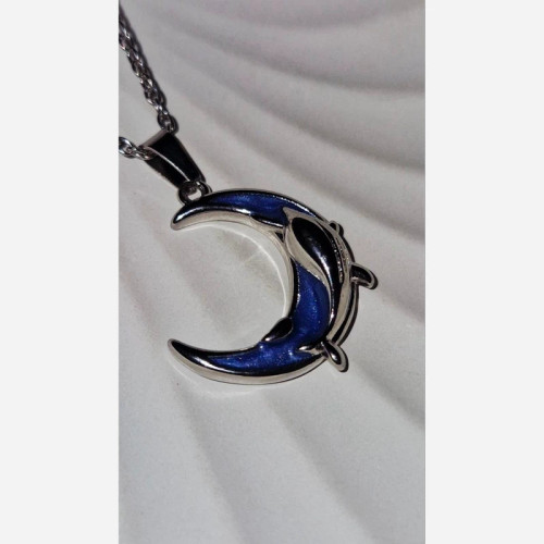 گردنبند وال به روی ماه شاین دار🐋🌙