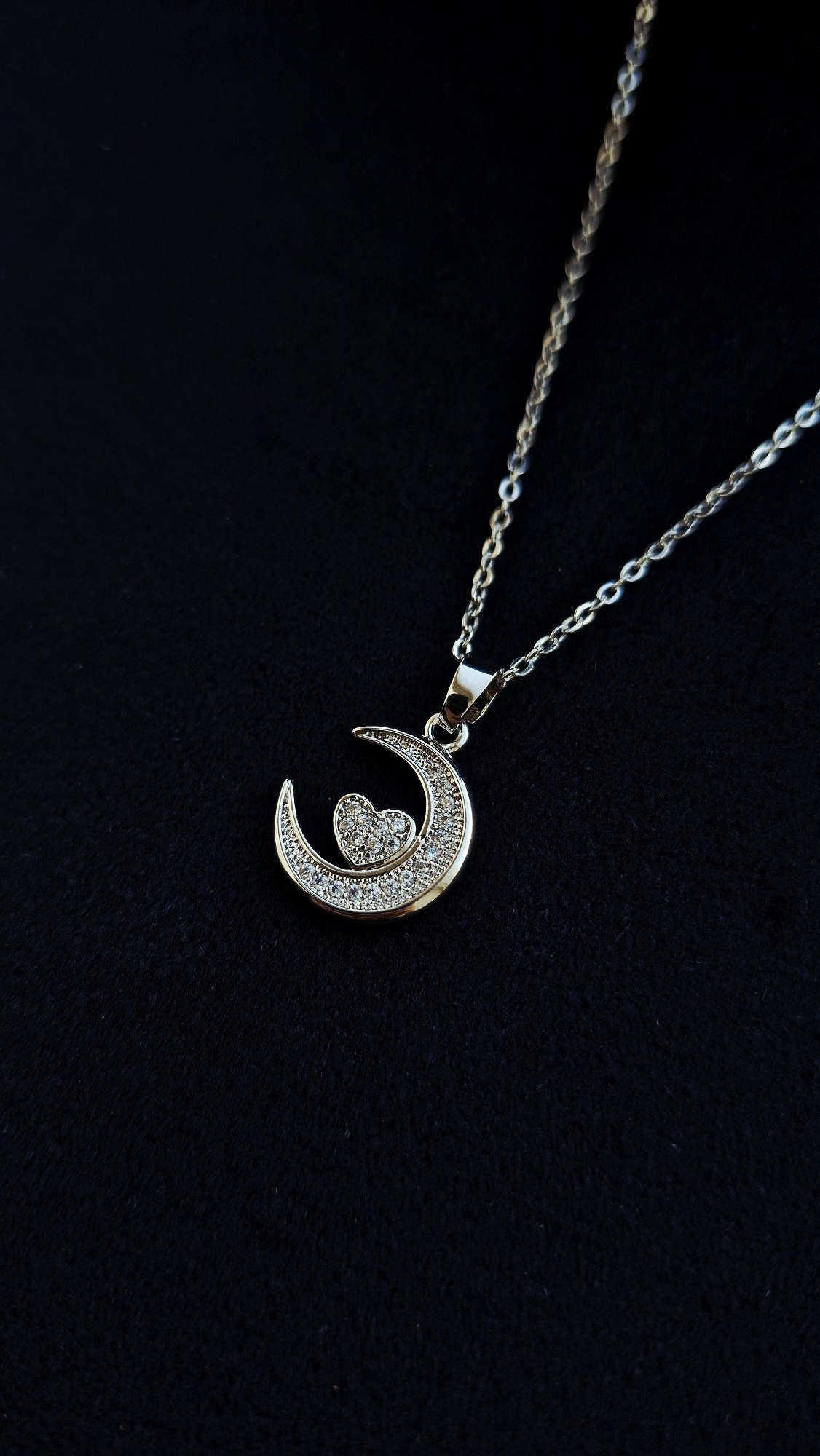 گردنبند قلب روی ماه 🌙🩶