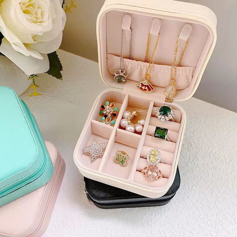 جعبه جواهرات چرمی مدل LD1006