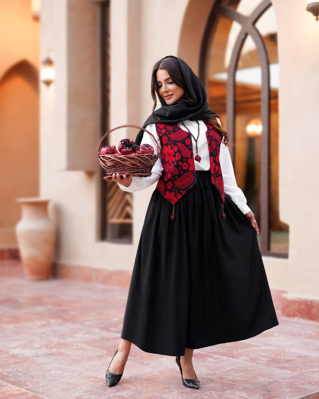 سه تیکه ژیله شومیز دامن ژینا جنس ژیله تافته شومیز داکرون دامن کرپ پرشین فری سایز