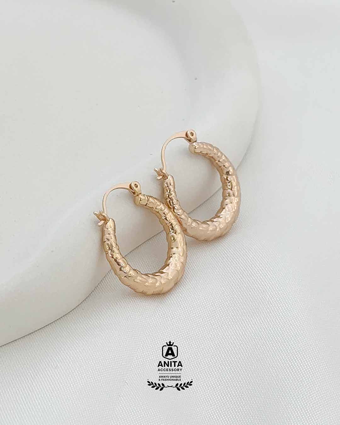 anita accessory