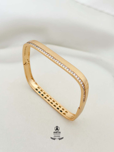 anita accessory