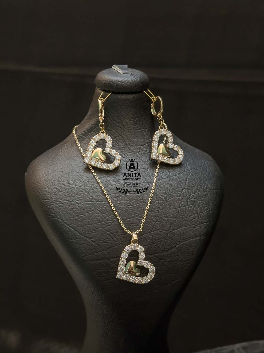 anita accessory