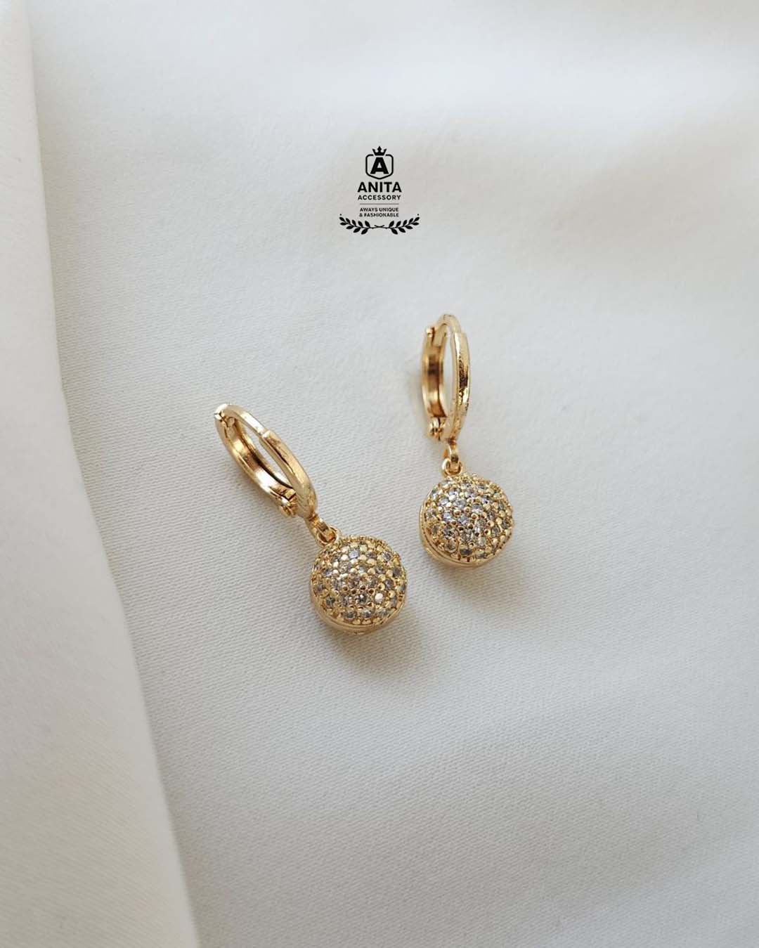 anita accessory3