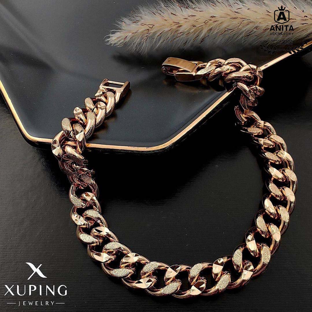 anita accessory1