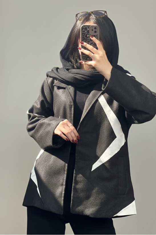 نمای اصلی و طراحی کلی پالتو کتی ترکیبی زنانه کد ۶۸۰