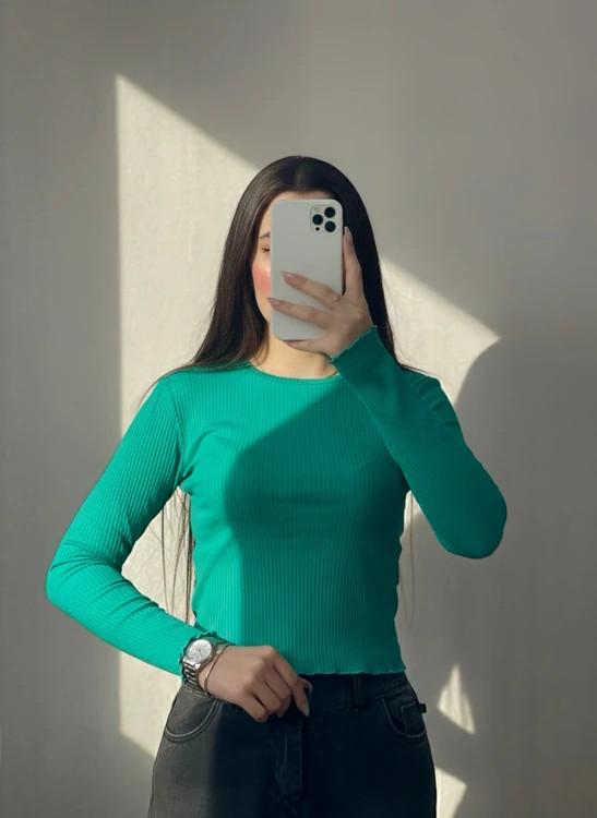 جزئیات دوخت و فرم محصول کراپ آستین بلند ژور زنانه کد ۹۸۲