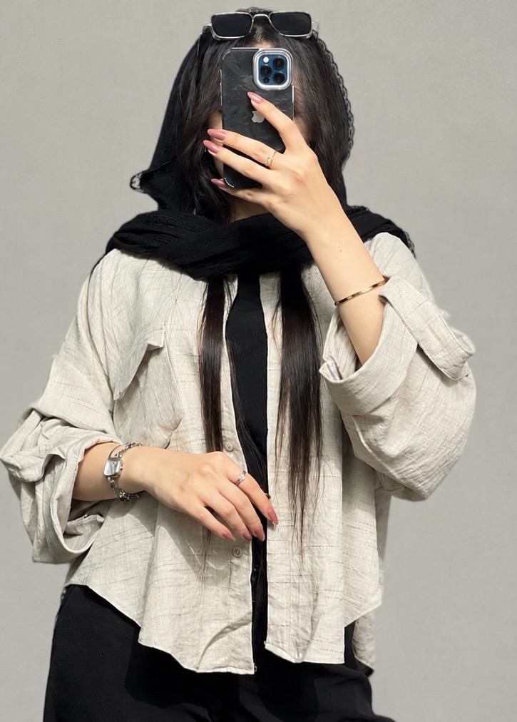 نمای اصلی و طراحی کلی شومیز آستین پاکتی زنانه کد ۱۰۰۹
