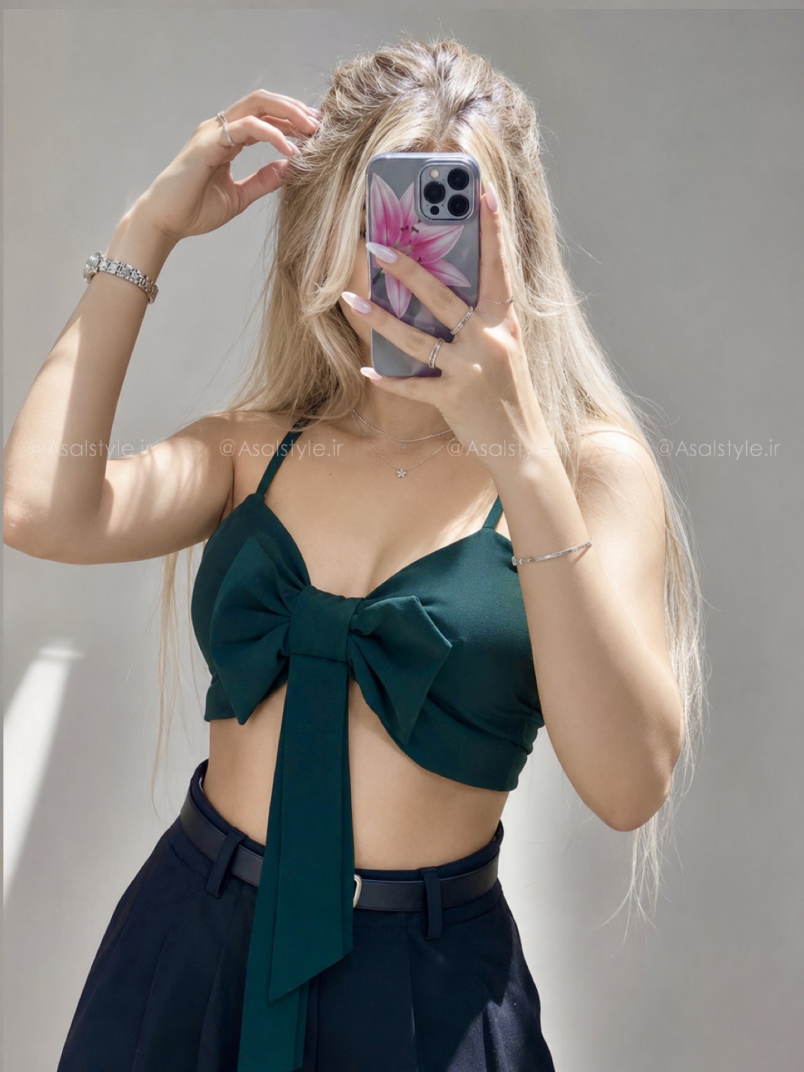 جزئیات دوخت و فرم محصول کراپ پاپیونی کاپدار زنانه کد ۱۱۳۱