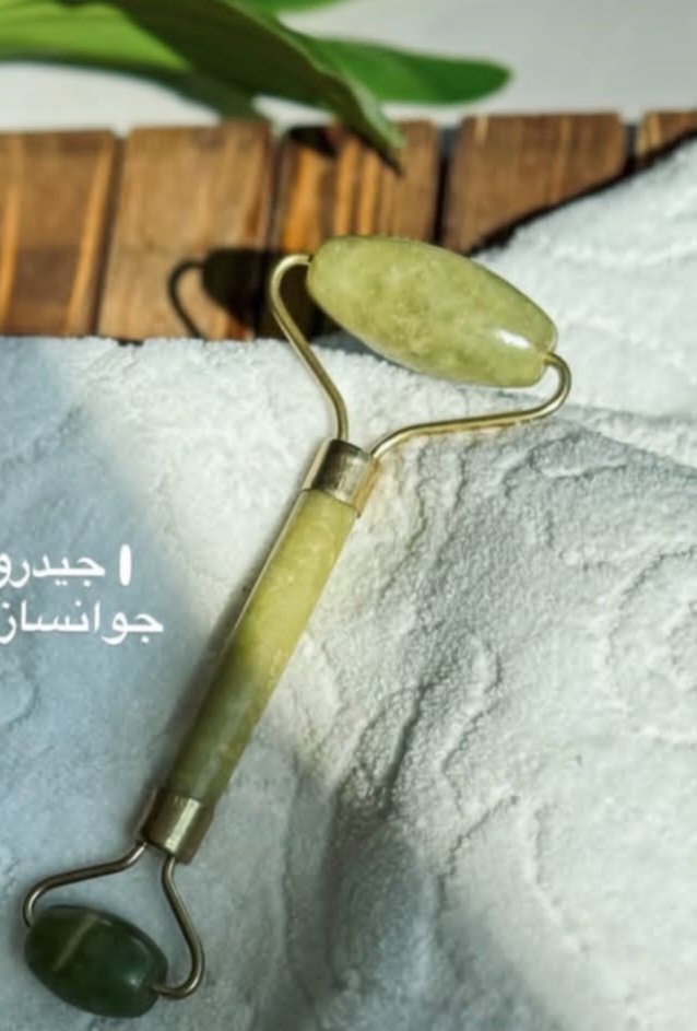 بسته‌بندی و طراحی رولر جید ماساژ صورت