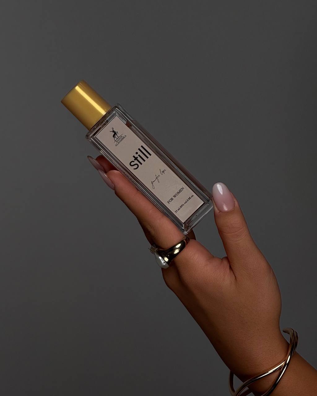 بسته‌بندی و طراحی ظرف عطر جنیفر استیل