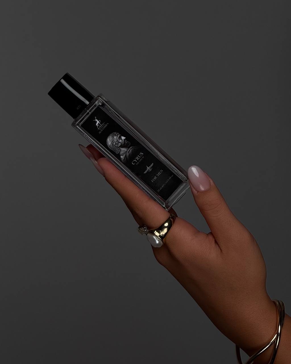زاویه‌ای دیگر از طراحی عطر کوروش