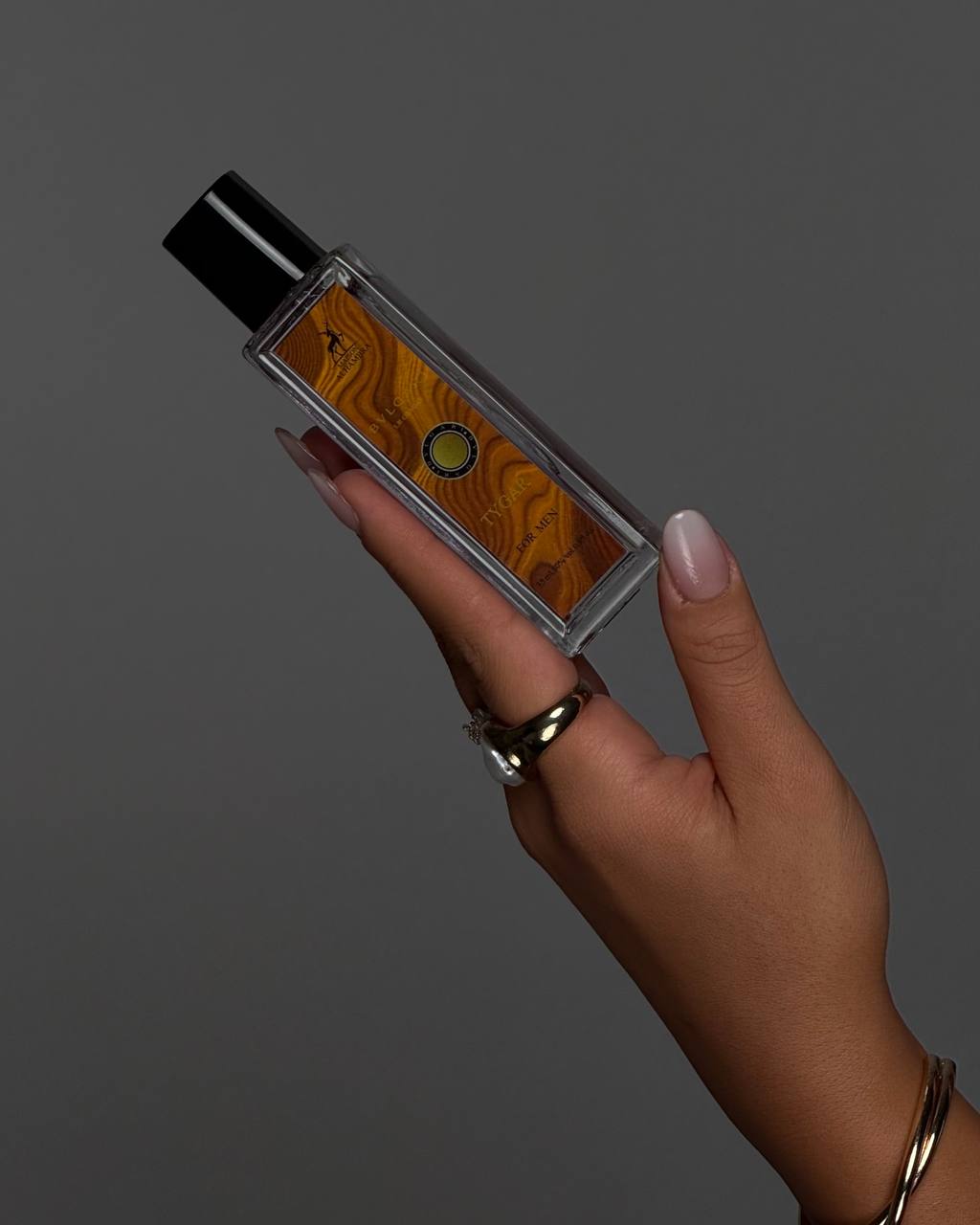 جزئیات درب و برچسب عطر بولگاری تایگر