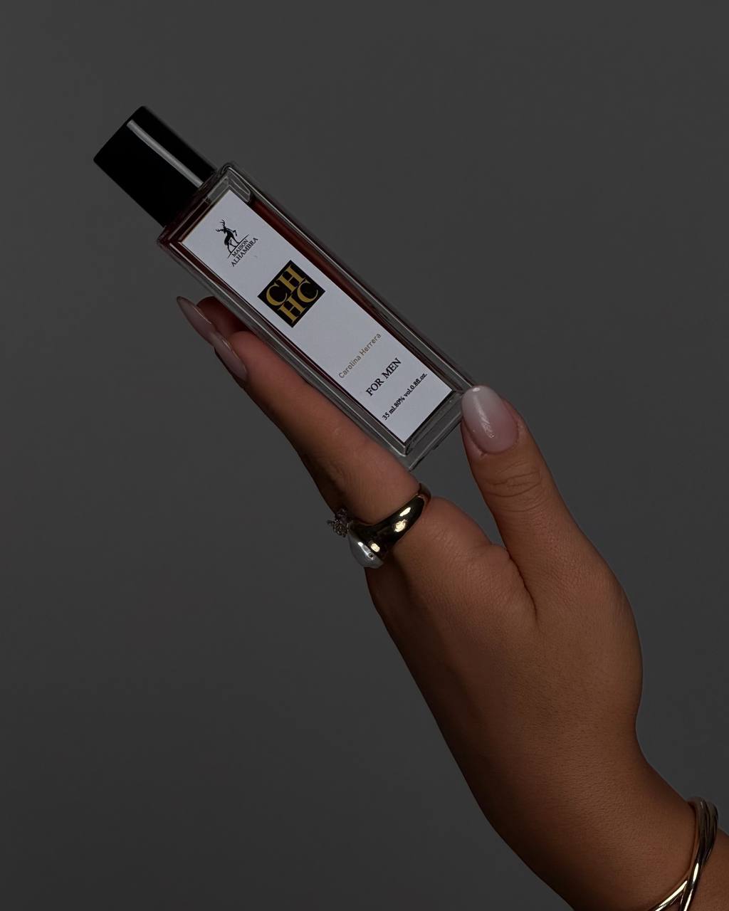 رنگ و شفافیت مایع عطر سی اچ