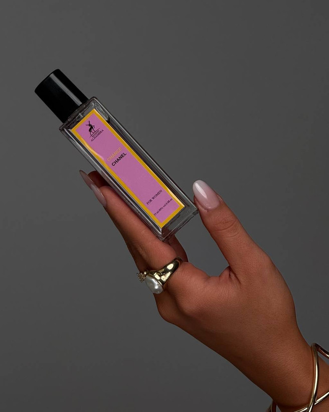 رنگ و شفافیت مایع عطر شنل چنس
