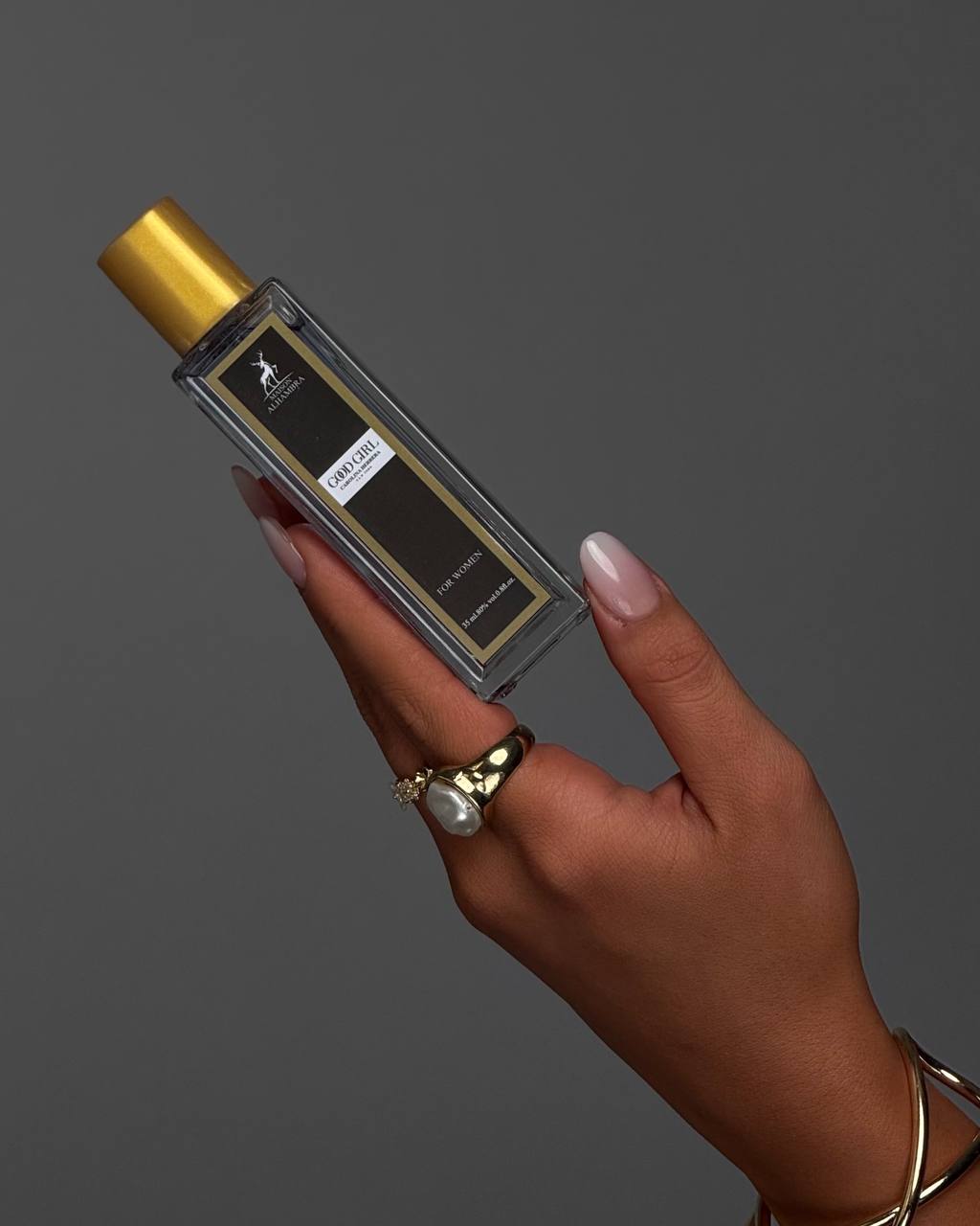 زاویهای دیگر از طراحی عطر گودگرل