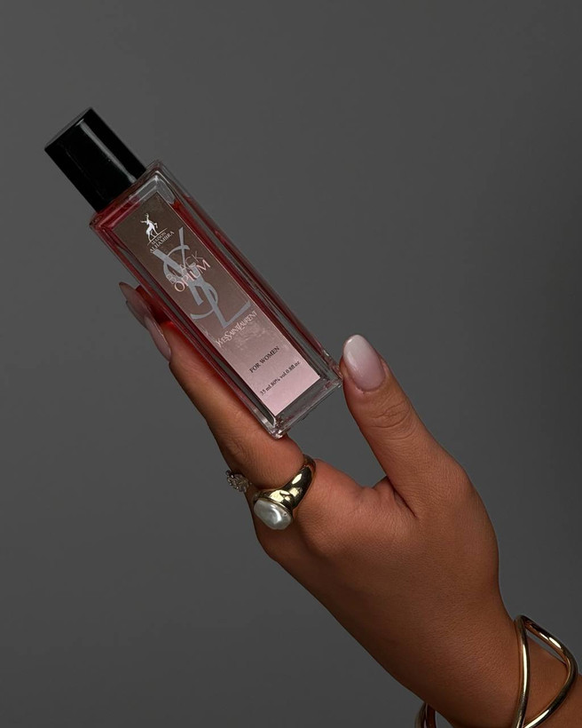 رنگ و شفافیت مایع عطر بلک اپیوم