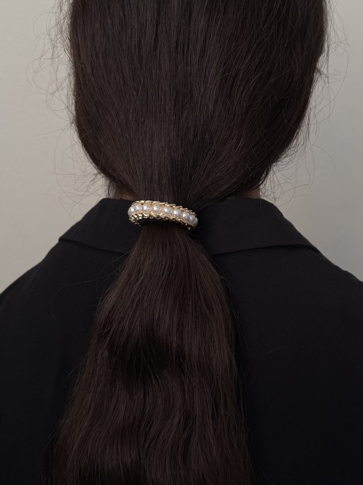 طراحی مدرن و بستهبندی اصلی کش موی فش ۱۳۰۲ طرح خاص و شیک مناسب استفاده روزانه در نمای کامل