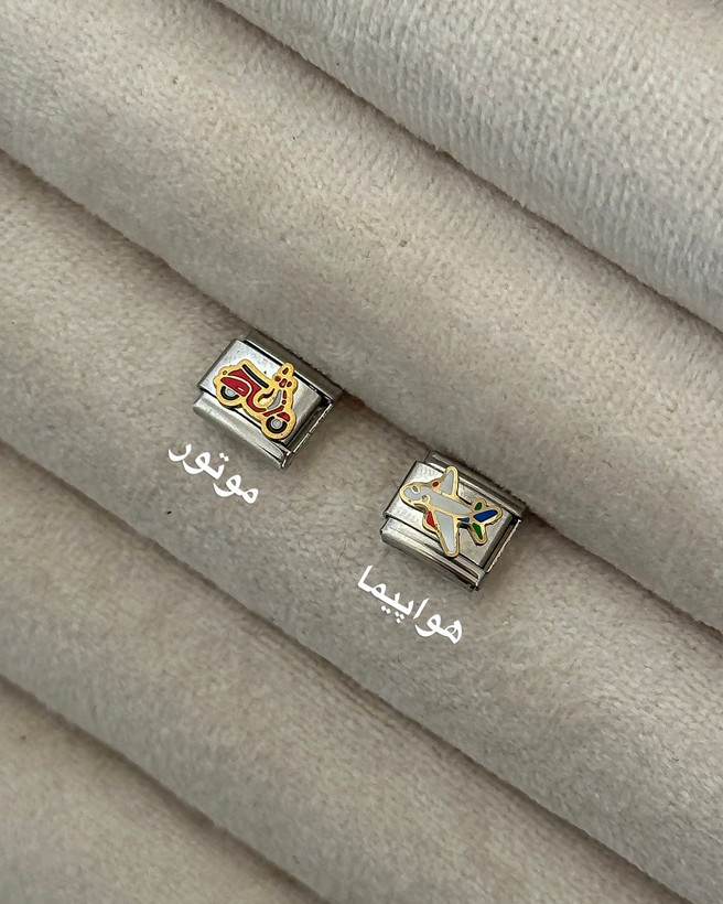 نمای قدی چارم کیف چارم هواپیما-موتور طرح شیک و جذاب با تمرکز بر طرح و رنگ محصول