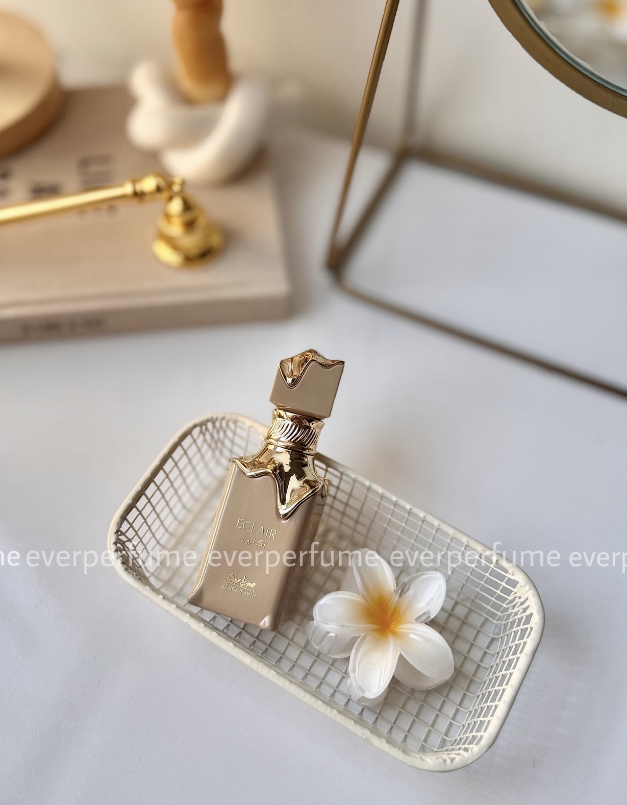 نمای جانبی و طراحی ظاهری عطر مینی عطر ادکلن اکلایر مینی مینیاتوری فرانسوی رایحه ماندگار در حجم کوچک با رنگ‌بندی جذاب