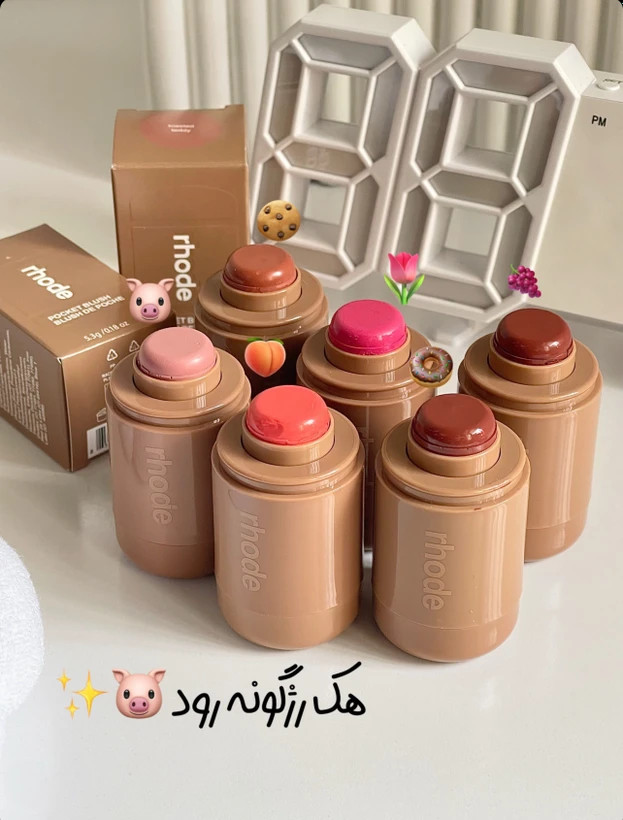 جزئیات کیفیت و متریال رژگونه حک رود رنگ طبیعی و شادابکننده گونه در نمای نزدیک