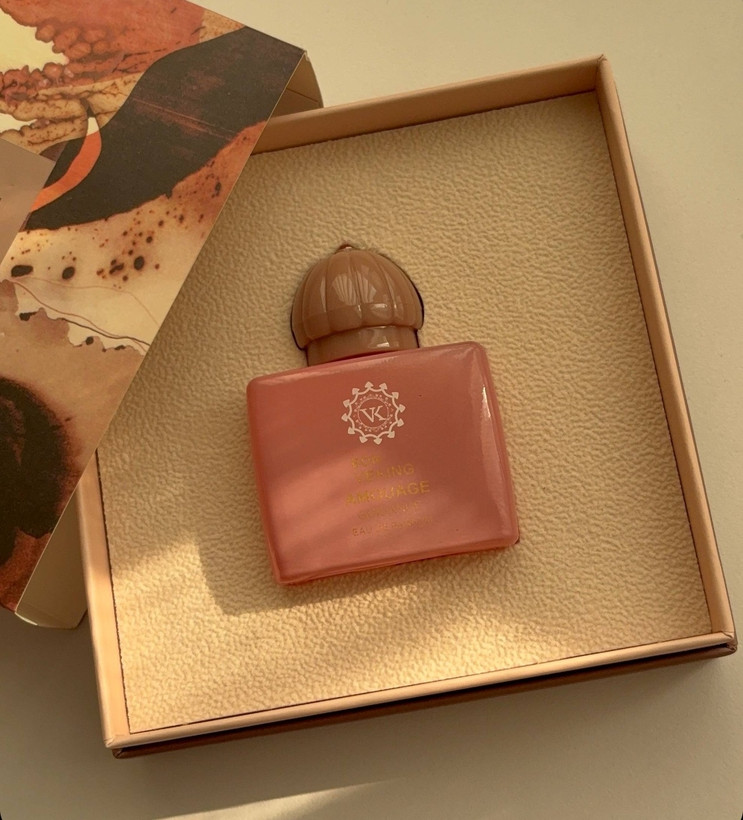 نمای جانبی و طراحی ظاهری عطر مینی عطر ادکلن مینی امواج گایدنس جعبه هاردباکس رایحه ماندگار در حجم کوچک با رنگبندی جذاب