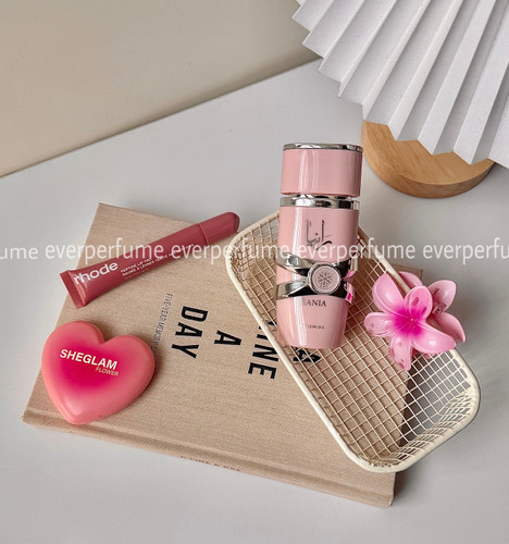 نمای محصول عطر مینی عطر ادکلن یارا صورتی مینی رایحه مشابه اورجینال 🍓✨ رایحه ماندگار در حجم کوچک با تمامی جزئیات ظاهری و بستهبندی