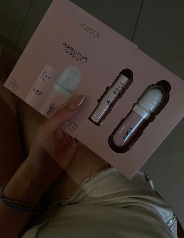 تصویر تخصصی پک لب کیکو (perfect lips caring set kiko) 🎀 کیفیت بالا و طراحی شیک با نمایش ویژگیها و جزئیات محصول