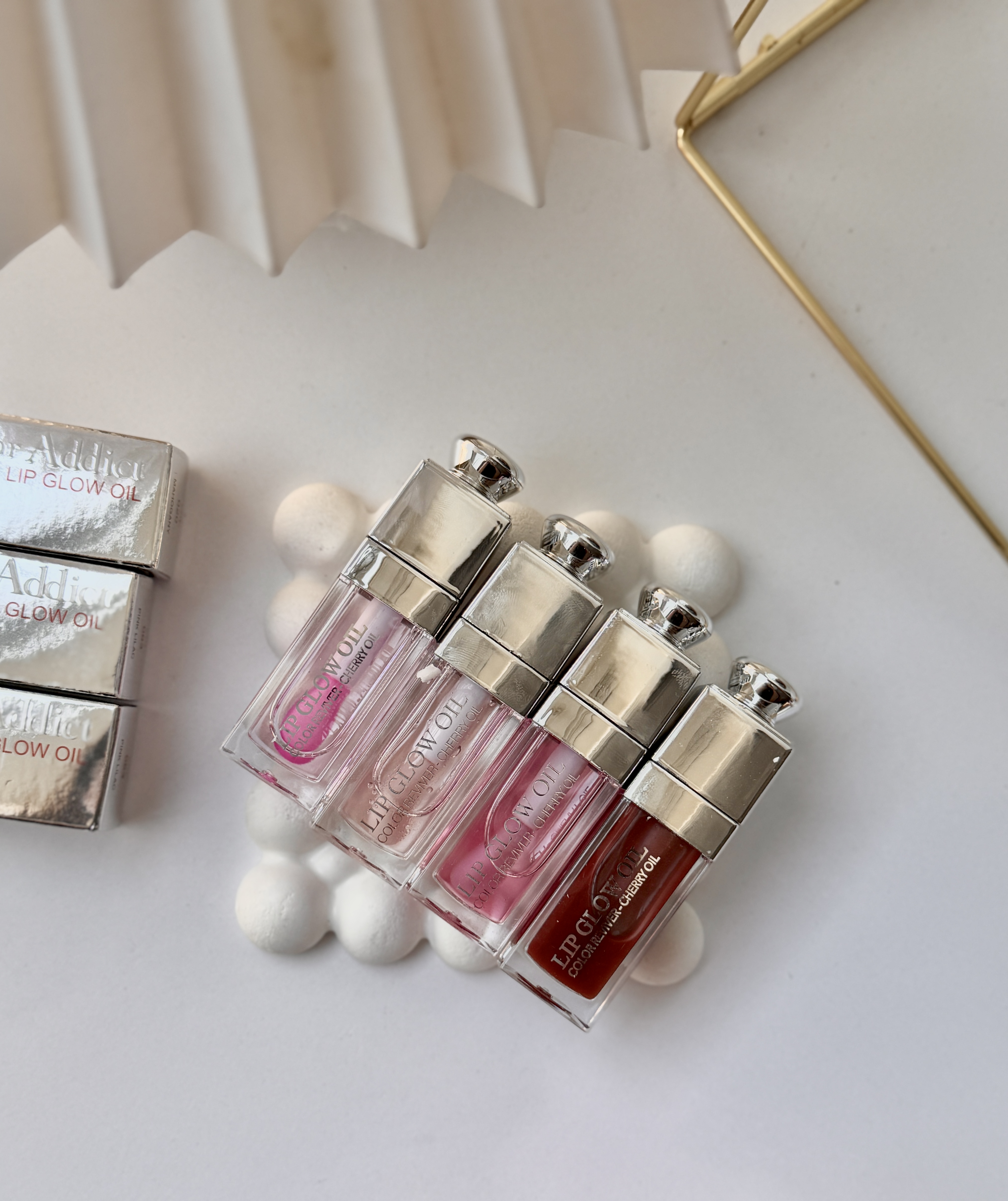 نمای محصول لیپ اویل دیور مدل DIOR Addict Lip Glow Oil 🐇 مرطوب‌کننده و مغذی لب‌ها با تمامی جزئیات ظاهری و بسته‌بندی