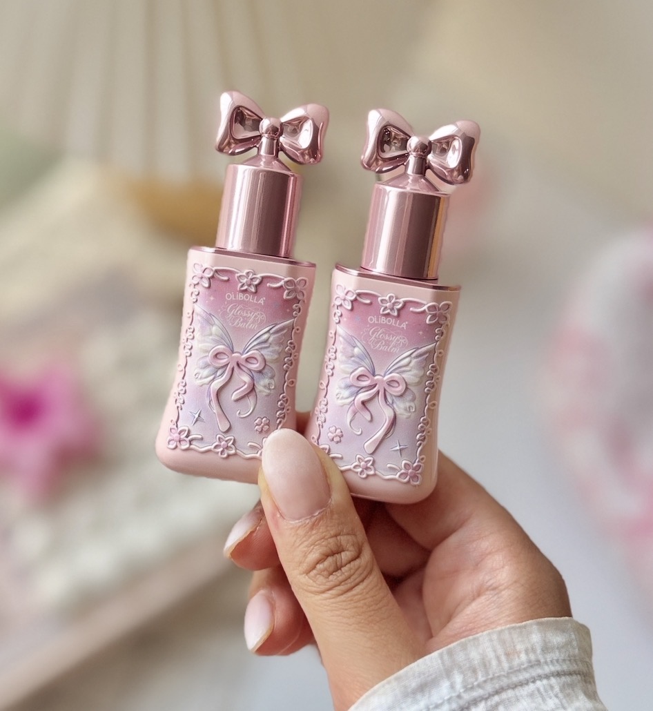 نمای جانبی و طراحی ظاهری لیپگلاس تینتی پاپیونی 🙈🎀 مرطوب‌کننده و مغذی لب‌ها با رنگ‌بندی جذاب