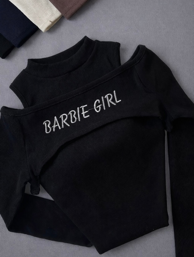 تصویر بلوز barbi Girl کیفیت بالا و طراحی شیک با نورپردازی حرفهای و نمای واضح محصول