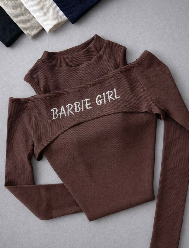 بافت و جنس بلوز barbi Girl کیفیت بالا و طراحی شیک در نمای نزدیک و کیفیت ساخت