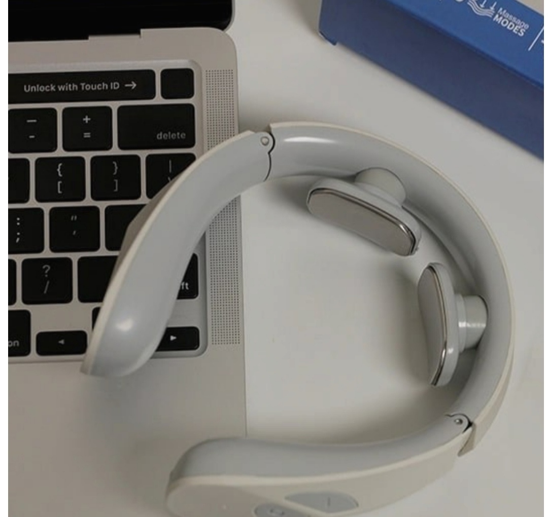 نمای قدی ماساژور گردن الکتریکی NECK Massager مدل J001-2C با تمرکز بر طراحی و کارایی محصول - نمای 5_1