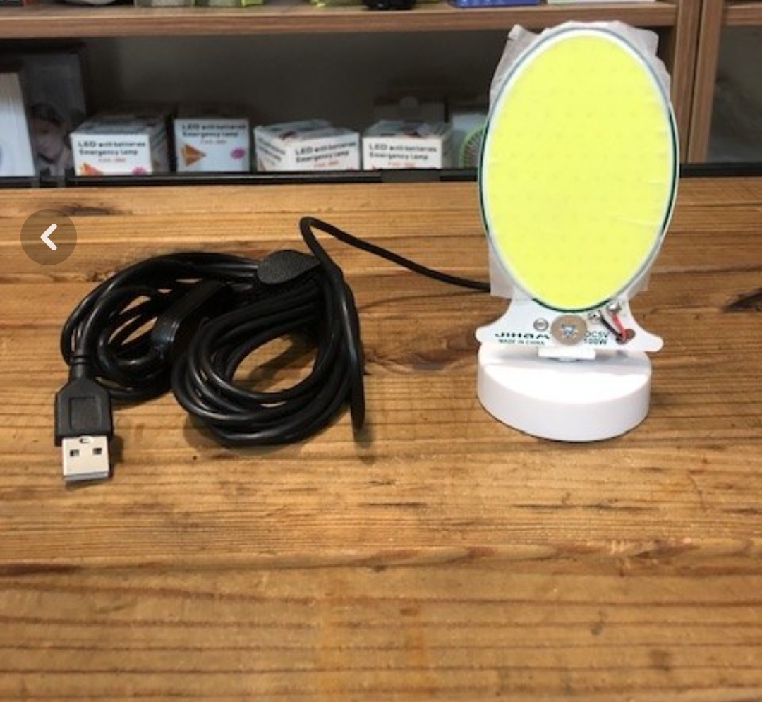 بستهبندی اورجینال چراغ سیار۱۲ ولت USB با پایه آهنربا دار ۱۰۰ وات جیهام (چراغ کمپینگ مگنتیusb) همراه با مشخصات فنی محصول