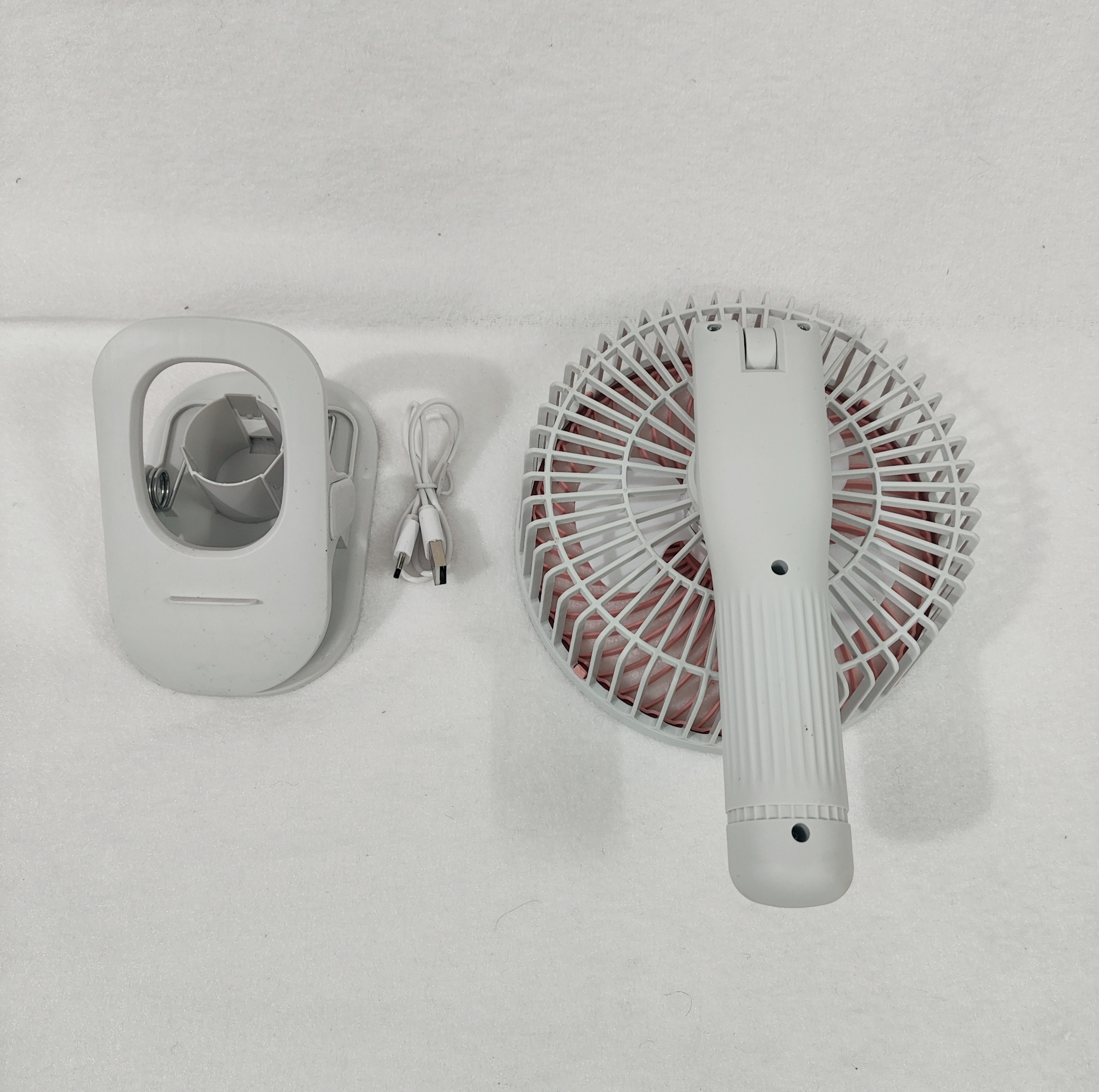 جزئیات دقیق قطعات و اجزای پنکه شارژی دستی و گیره دار و کلیپسی (تخفیف ویژه به علت شکستگی تعمیر شده) در نمای ماکرو - نمای 15_1