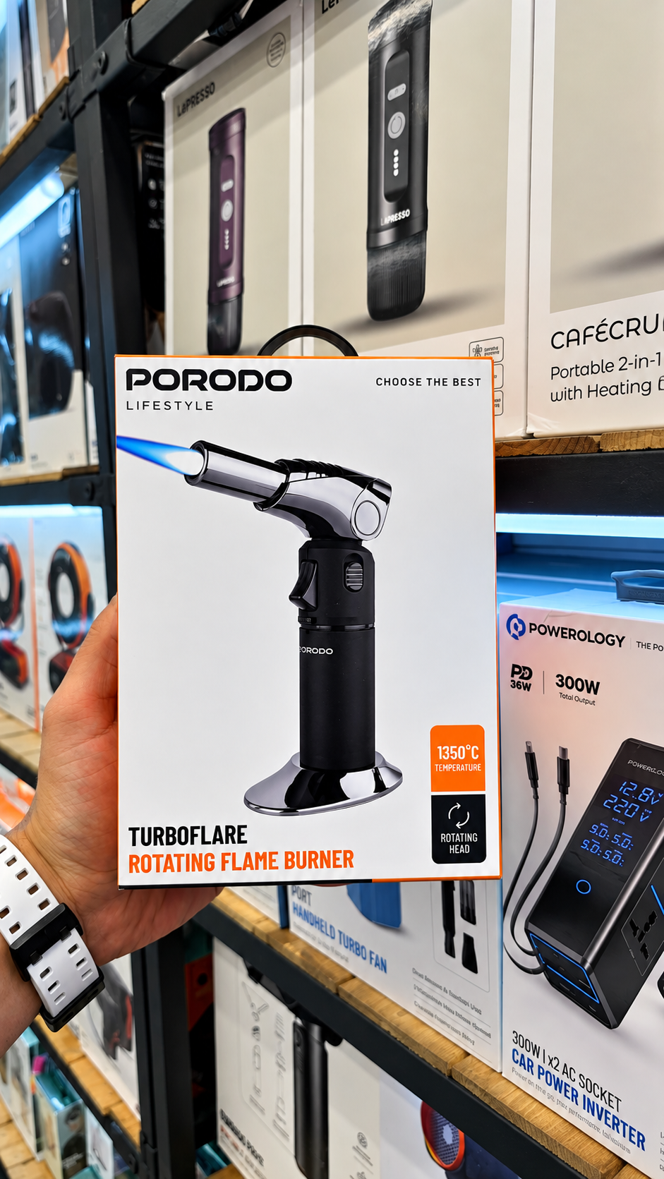 جزئیات دقیق قطعات و اجزای فندک چرخشی پورودو TurboFlare در نمای ماکرو