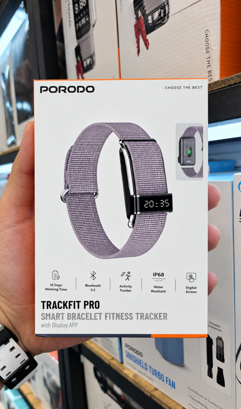 جزئیات دقیق قطعات و اجزای دستبند هوشمند پرودو Trackfit Pro با نمایشگر و اپلیکیشن ضد آب IP68 در نمای ماکرو - نمای 9_1