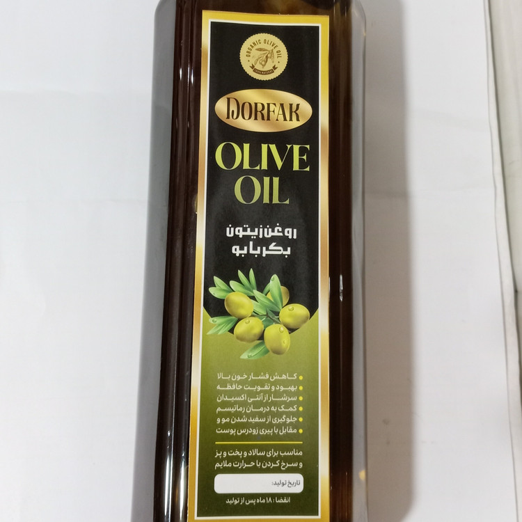 تصویر روغن گیاهی زیتون با بو یک لیتری با نورپردازی مناسب و نمای واضح محصول
