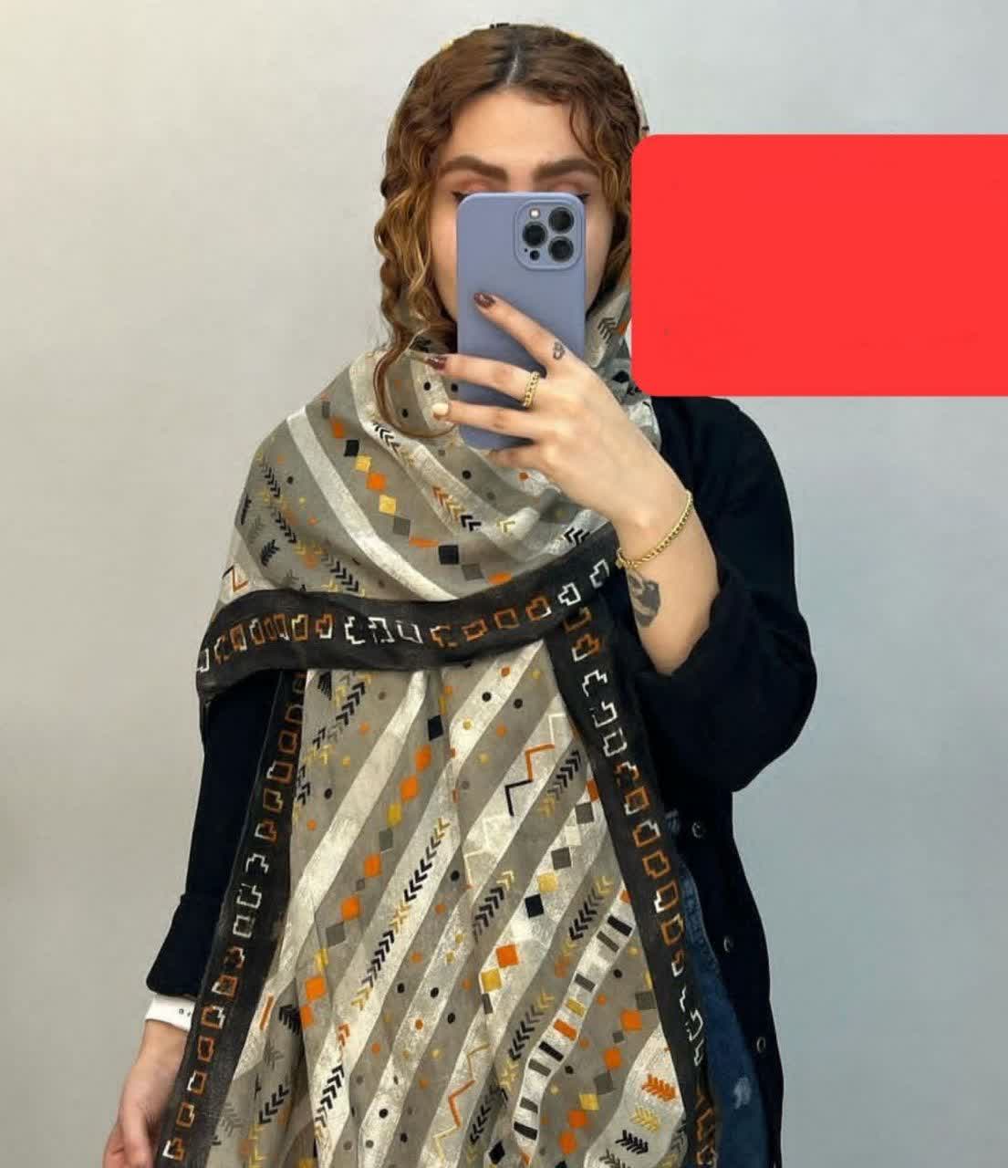 بسته‌بندی اورجینال شال زنانه نخی همراه با مشخصات فنی محصول