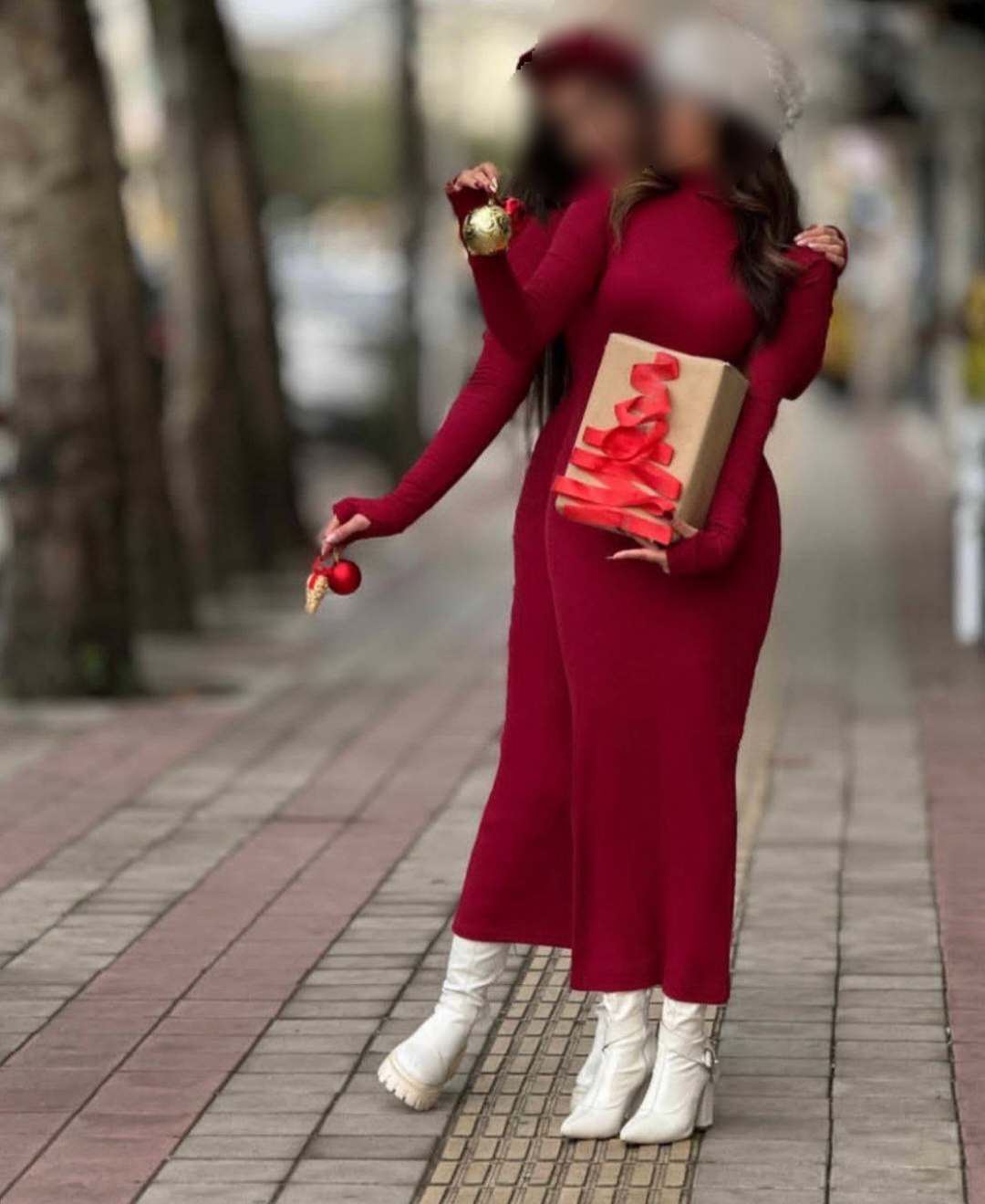 تصویر تخصصی ماکسی زنانه یقه اسکی فینگر دار با نمایش ویژگیها و جزئیات فنی