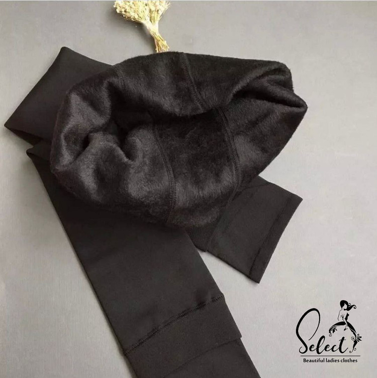جزئیات دقیق قطعات و اجزای ساق شلواری داخل خز اعلا در نمای ماکرو