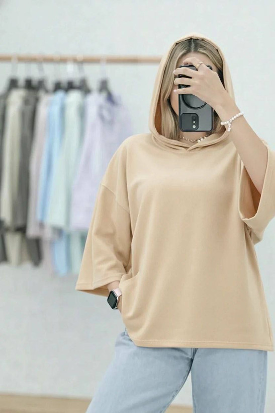 جزئیات دقیق قطعات و اجزای تیشرت باکسی کلاهدار در نمای ماکرو - نمای 10_1