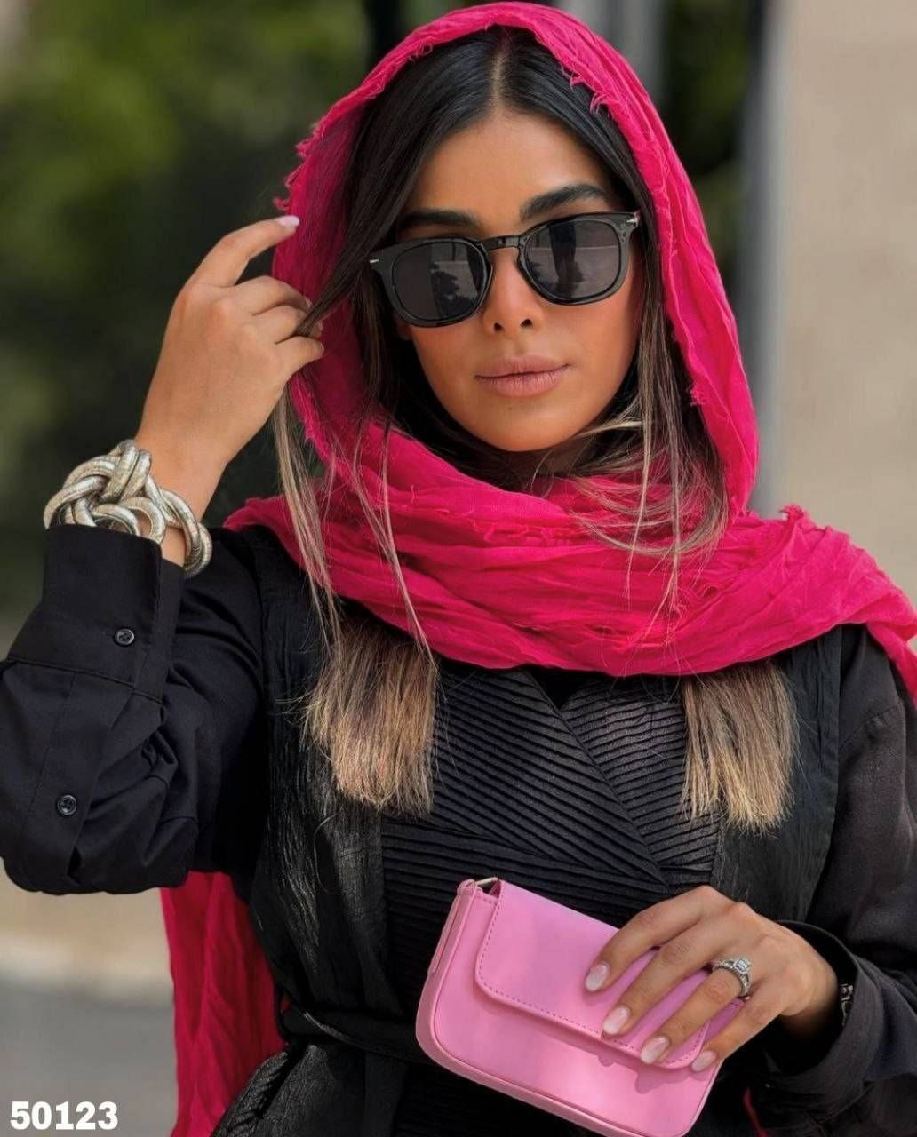جزئیات دقیق قطعات و اجزای شال چروک دور ریش خنک در نمای ماکرو - نمای 8_1