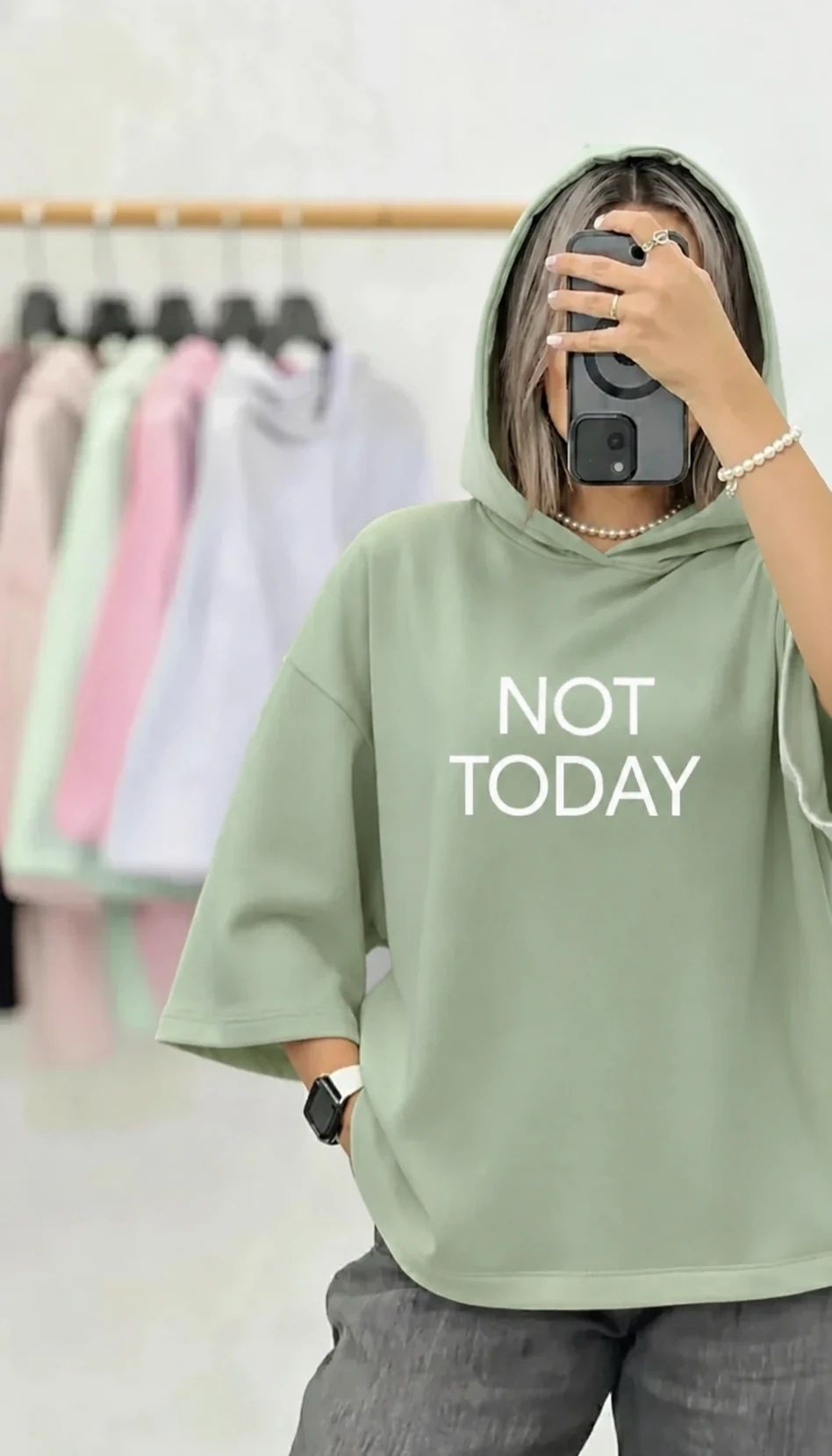 بافت و جنس مواد اولیه تیشرت باکسی کلاه دار NOT TODAY در نمای نزدیک - نمای 7_1