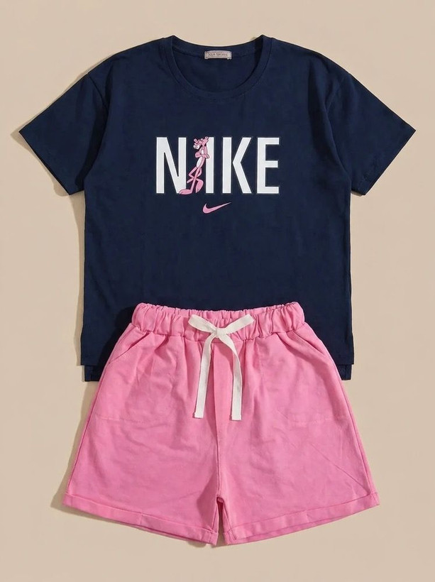 بستهبندی اورجینال ست تیشرت شورت زنانهک چاپ NIKE همراه با مشخصات فنی محصول