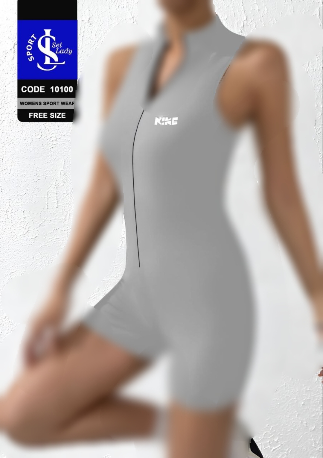 بافت و جنس مواد اولیه اوورال ورزشی چاپ Nike در نمای نزدیک