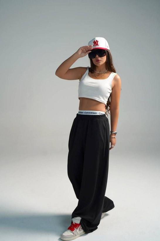 نمای محصول شلوار فول بگ دو کاره Calvin Klein با تمامی جزئیات ظاهری و فنی - نمای 9_1