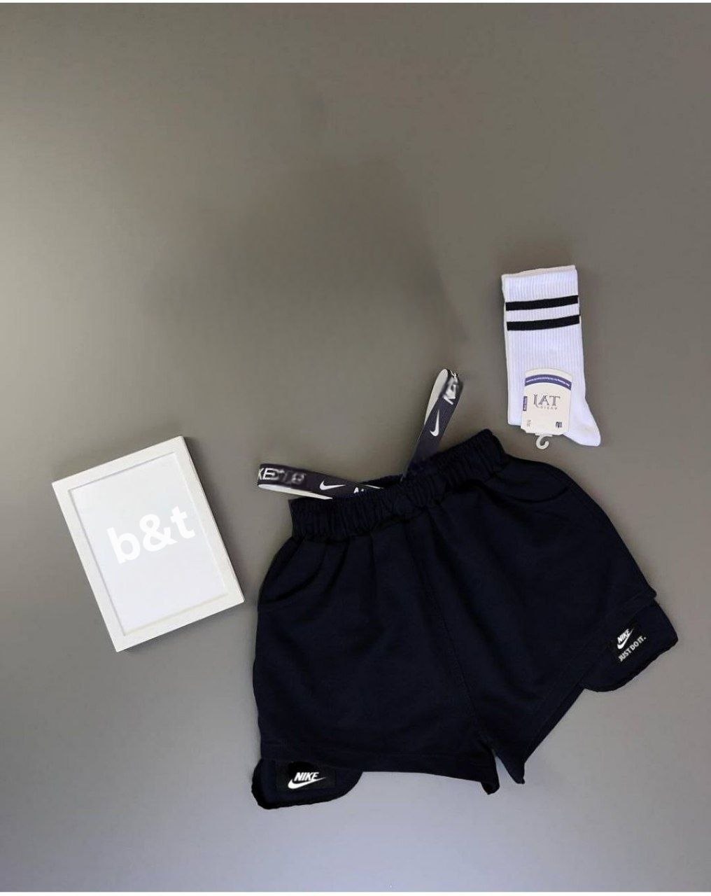 جزئیات کیفیت ساخت و متریال بهکاررفته در شورت زنانهک Nike اسپورت