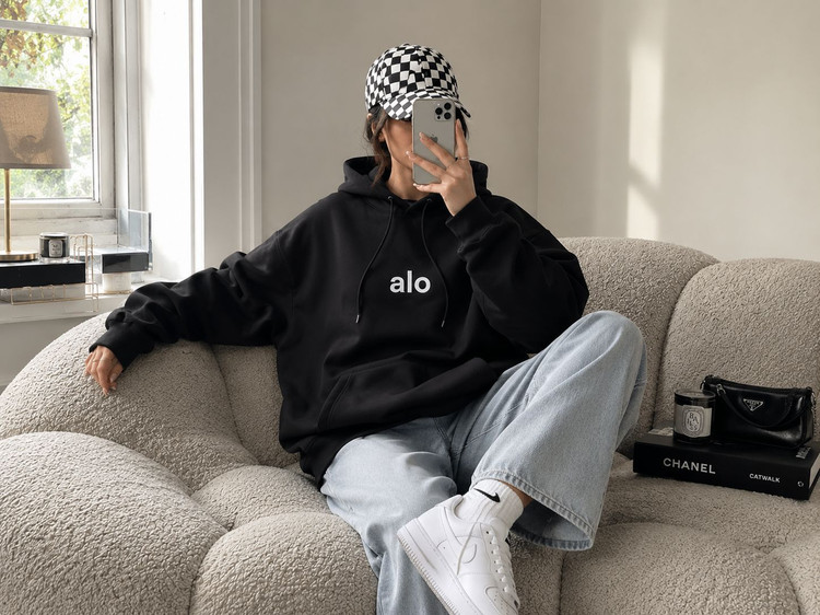 تصویر تخصصی هودی کلاهدار خفن alo کاپلی با نمایش ویژگیها و جزئیات فنی